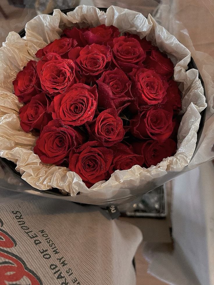 Bó hoa hồng đỏ lãng mạn